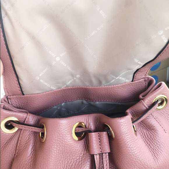 Gaby’sBags👜💕- NWT Michael Kors Large Backpack - Picture 6 of 8